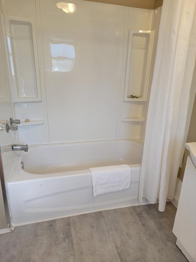 Gateway Motel Гананок Екстериор снимка