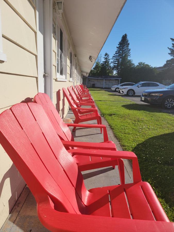 Gateway Motel Гананок Екстериор снимка