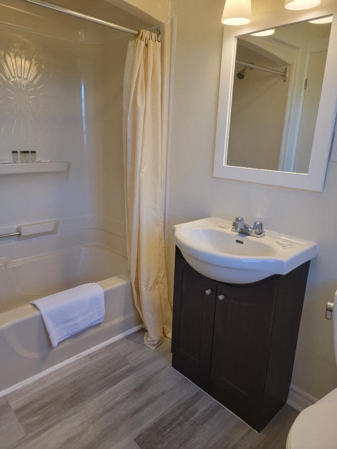 Gateway Motel Гананок Екстериор снимка